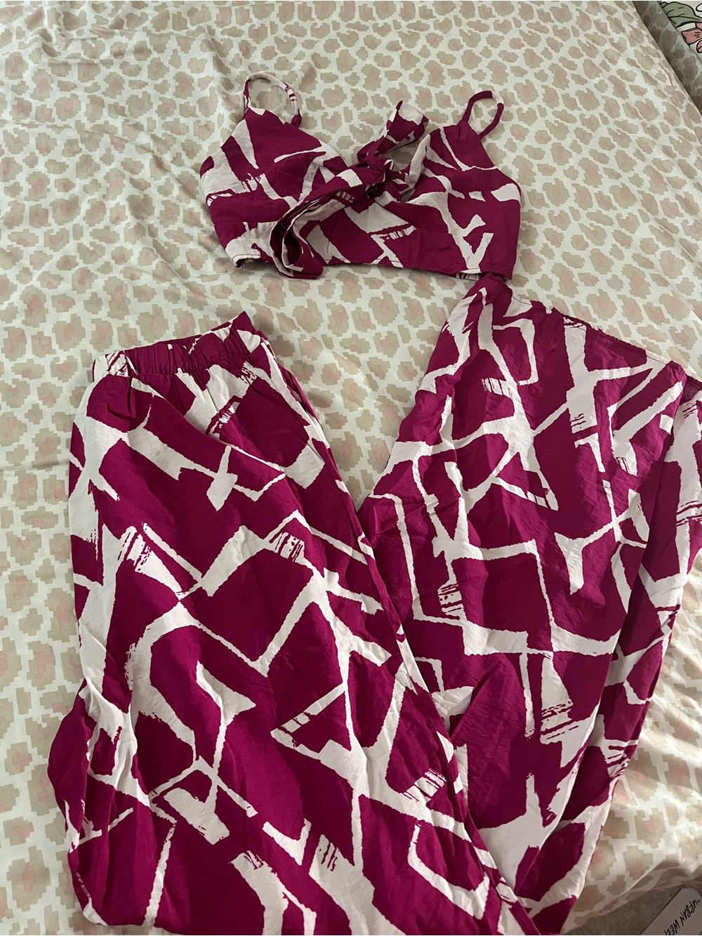 Timing Magenta & White Abstract Two-Piece Pajama Set